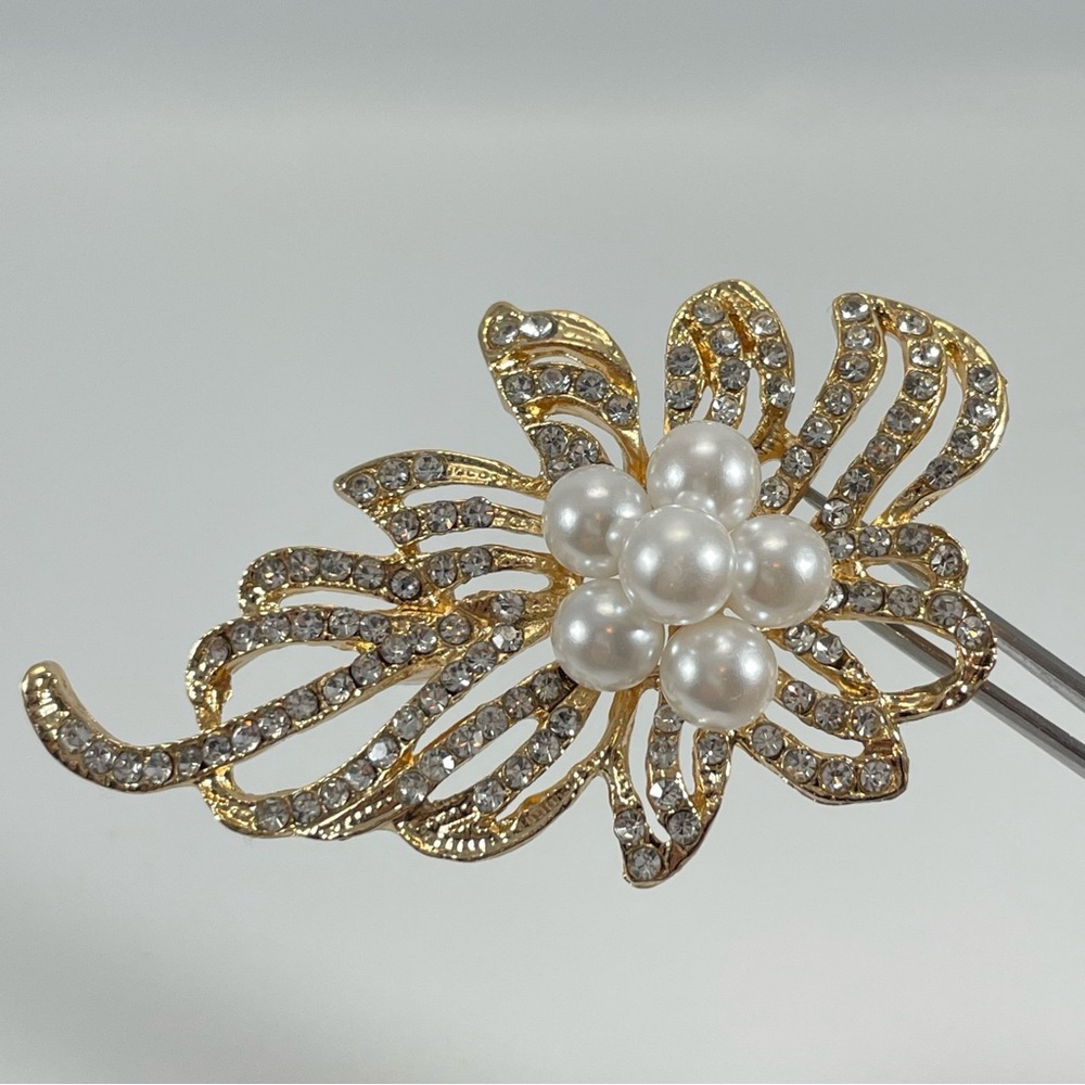Gold Tone Faux Pearl Rhinestone Flower Brooch Pin Vintage Look Statement
